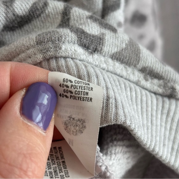 Aerie Cozy Half Zip Sweatshirt gray Leopard Print Size M - Picture 9 of 10